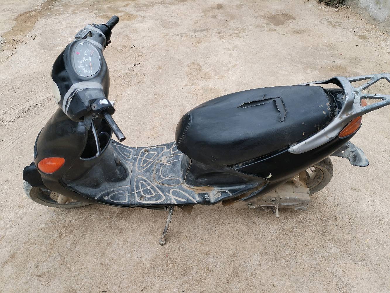 دراجة اكزز بيه نواقص بسيطة 
شغالة بس هندر والهندر مالته ثگيل  عوزة تبديل سبرنك 