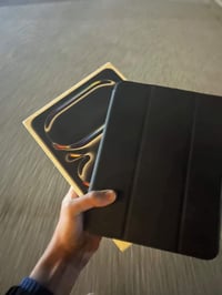 ايباد M4 • بطارية ٩٣٪ • ما بيه زلگ