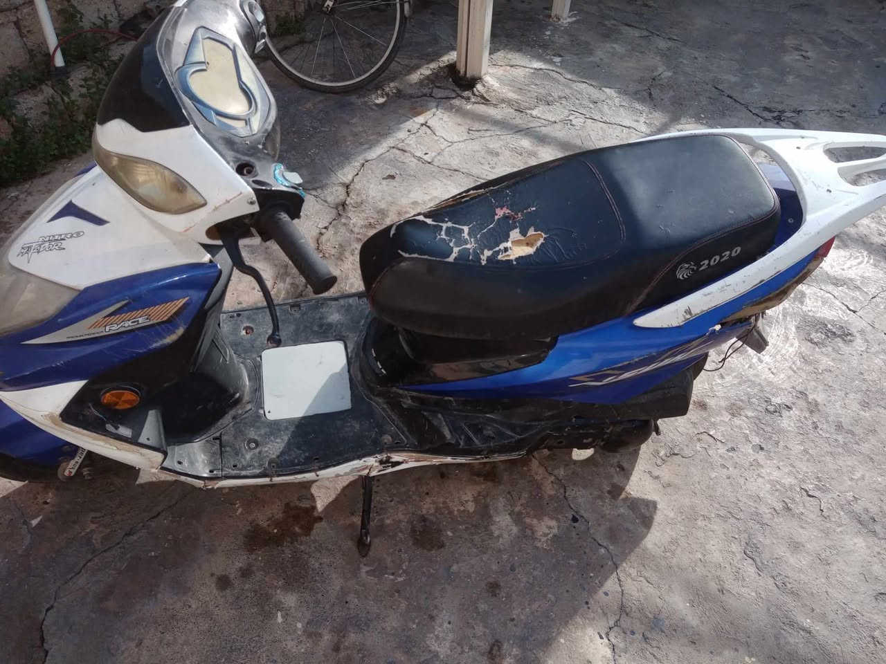 ماطور للبيع سكنس 120
مكينه مفتوحة قبق هندر مفتوح 
كهربائيات تشتغل 
هندر غراضو كامل بس ينرادلو شد 
بس ينرادلو باتري 
انطيك الماطور شغال
شاصي شرط
سعر 175


**إذا كنت صاحب هذا الإعلان وتريد حذفه لأي سبب، رجاءا أرسل رسالة إلى الدعم الفني**