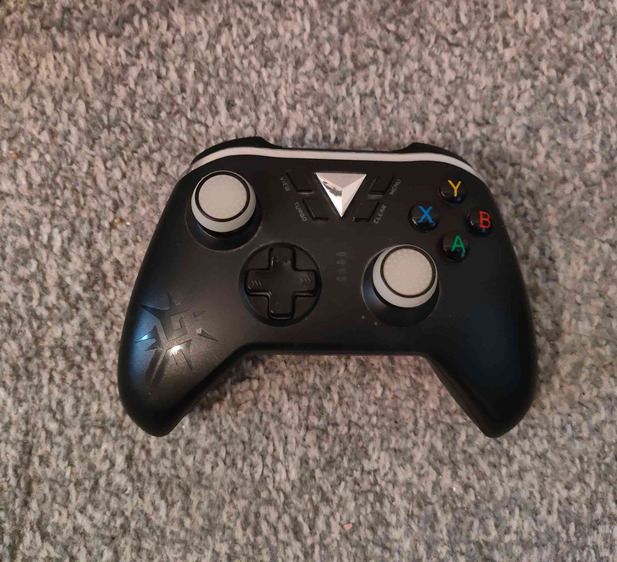 جوستك يشتغل عل xbox,pc,ps3
سعر 20
بدون كارتون


**إذا كنت صاحب هذا الإعلان وتريد حذفه لأي سبب، رجاءا أرسل رسالة إلى الدعم الفني**