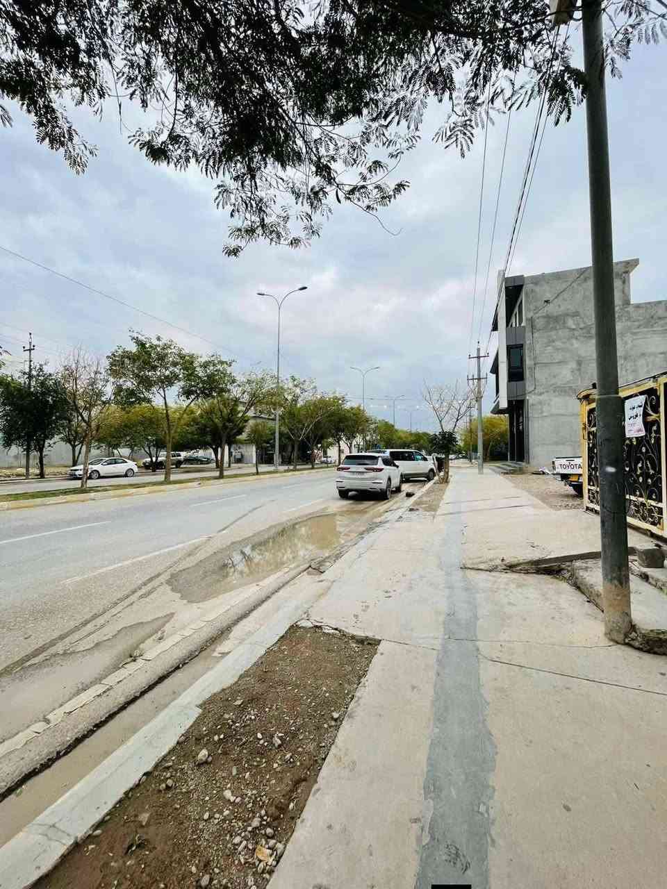 بسم الله ماشاء الله 
⚘⚘⚘هەمیــشە عقــــاراتی ڕەوەند پێشـــەنگە⚘⚘⚘
🏃🏃🏃🏃 موڵکی تجاری نایاب🏃🏃🏃🏃
                          سلام و عليك
🏠  مولکی تجارى بۆ فرۆشتن نرخ كونجاوا 
🔹 شوێن کەلار/ له سه ر جادى سه ركى بازارى شار 
🔹رووبەری  200مەتر ناياب  
پێکهاتووە له دوو  قات كامل قه ره بالغترين جيكای بو دوكان و ماركيت نايابه 
_______________________________↘️⁩

بۆزانینی نرخ لایکی پەیج بکە و لە کۆمێنت بنوسە
(نرخ) نرخت پێ دەگات یان پێوەندی بکەن
بە ژمارەی تەلەفۆنی⁦

***********  م خالد

***********   م ڕەوەند

🔻تێبینی
ئەگەر نرخت پێ نەگەیشت بە نامە ئاگادارمان بکەنەوە
⁦⬅️⁩⁦⁦نوسینگەی { كمال }
کەلار/ شەهیدان/ سه ره وى بازارى شار  به رامبه ر ماركيتى شاه
