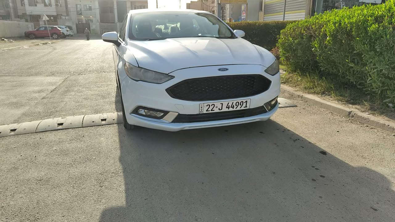 السلام عليكم ( مكلف بالنشر )
فورد فيوجن 2017 
هزه ورقم جديد 
اللون ابيض 
الحادث بنيد وجاملغ ونص من الباب ( مرفق بالمنشور )
رقم صاحب السياره 
***********
مكان السياره : بغداد الدورة
السعر 110 ورقه وبيها مجال بسيط ويوجد مراوس على حسب القناعة بغداد, العراق
