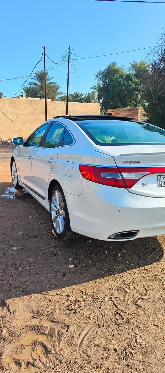 هونداي ازيرا موديل 2012 خليجي فول موصفات  Vip
رقم أربيل دولي وبأسمي 
 مكينه 6 سلندر 3000 المرغوب
موصفاتها فوول الفول 
بصمه ابواب وتشغيل بصمة جنطة بانوراما طكتين 
كشنات جلدداخل جلد ملكي تدفئه  كشنات
قطعتين تبريد 
تحكم كشنات كهربائي 
برده خلفيه كهربائيه بردات جانبيه خلفيه 
مري شفط نظام ترحيب اناره داخليه 
فتح صندوق ذكي لدات خلفي 
كاشف ضباب امامي حساس امامي خلفي 
 سايد بريك بصمة
يدات نيكل إشارات ترحيب جانبي دبل كزوز خلفي 
ويل كب 19 كروم
سيارة بيها رش صبغ 2 قطع البيبان أثر شخط بدون دواخل أو حادث وبارد بالجاملغ وهلال  والسونار موجود بالصور
سعرها 115 وبيها مجال بسيط للشراي 
عنواني الديوانية 
***********
