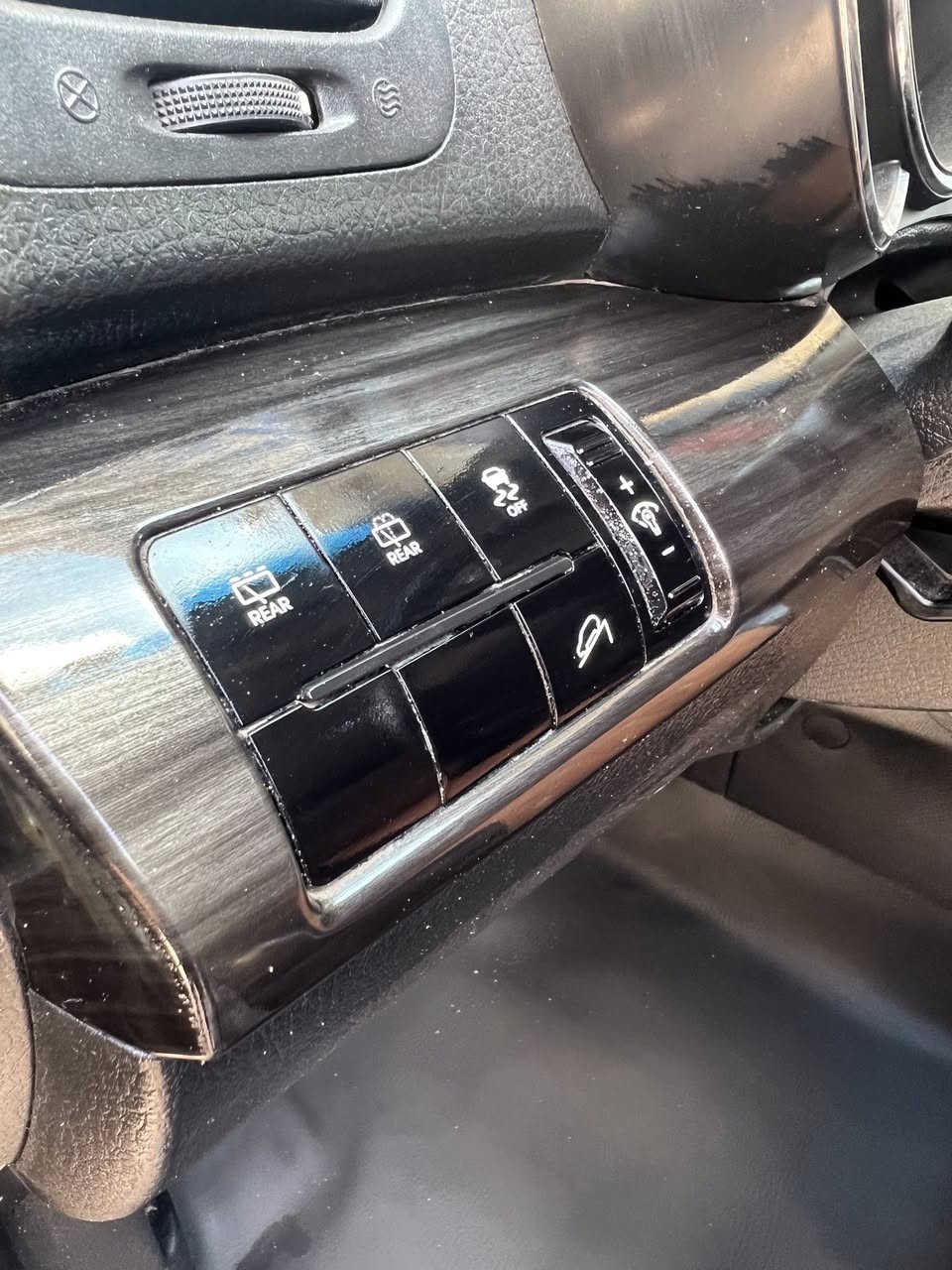 سلام عليكم
سورنتو 2012 كربلاء الماني سنويه جديده تحويل مباشر وارد امريكي 6سلندر سبعه راكب اشاير بلمري تحكم استيرن مانع انزلاق حساس خلفي قطعتين تبريد  وبعد بيه مواصفات معروفه كير محرك حداديه خير من الله تبريد ثلج دواخل جديده بيه قطعتين صبغ بدون دواخل السعر 137 وبيه مجال مكاني كربلاء 
*********** 
***********
