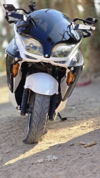 فورزه 08Fm  كامله المواصفات ما عايزه أي شي وكيل أوراق مليون و800وبيها ...