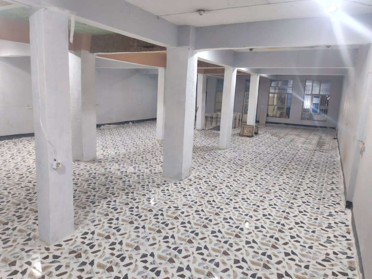 🏢 قاعة تجارية للإيجار
📍 الموقع: الكوت – حي الجهاد – شارع الكراج – مقابل مدرسة أحمد الوائلي.
📐 المساحة: 220 متر مربع.
✅ قاعة واسعة ومفتوحة. ✅ مناسبة لمعرض، مكتب، مخزن، مركز تدريبي، صالة ألعاب، أو أي نشاط تجاري. ✅ موقع حيوي وسهل الوصول.
📞 للاستفسار والتواصل: ***********
قاعة تجارية مميزة للإيجار في الكوت مساحة 220 م²، موقع ممتاز في حي الجهاد مقابل مدرسة أحمد الوائلي وعلى شارع الكراج، تصلح لمختلف الأنشطة التجارية والاستثمارية. �
