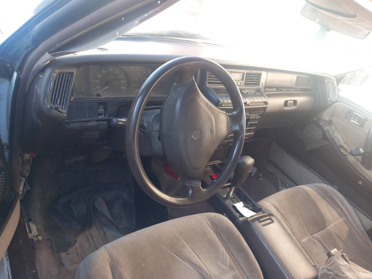 سلام عليكم  سياره هارتوب 91 مشروع وطني السنويه الثمانيه وعشرين المكينه شرط والكير الكدام شرط والوره بك ضعيف كلجات أو فلتر كهربائيات شغاله حداديه حلوه مداور ثاني يوم السعر 26 وبيها مجال لشراي[[[***********]]]]
