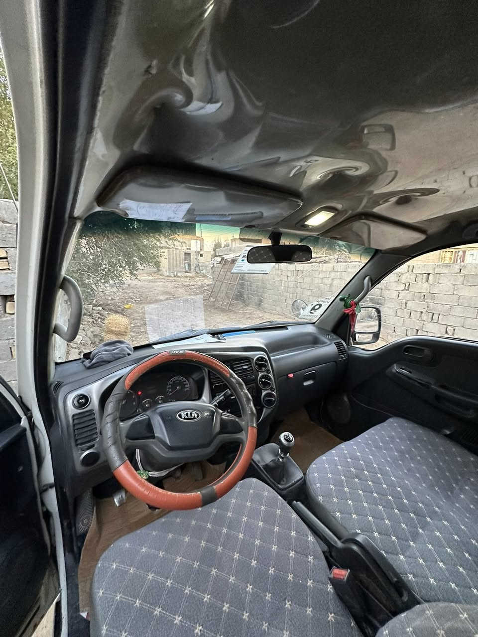 سلام عليكم سياره كيه براد مديل 2013 سياره جاهزه من كلشي سياره  خير من الله سعر ١٢٥ وبي مجال   مكان حله تصال عل رقم ***********
