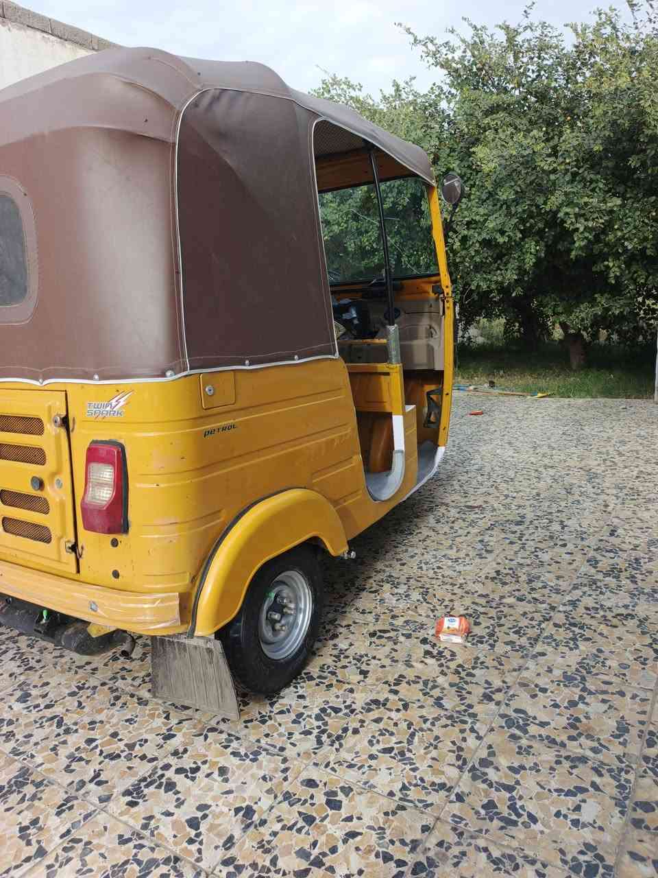 اسلام عليكم تكتك ١٩ رقم وسنويه
تكتك الكشره كفاله خير من الله 
مكينه لاتنقيص لاتبخير 
فراش دوشمه  تخم تاير 
المكان بل عزير 
السعر ٥  ونص وبيها مجال 
الاستفسار ‎***********
