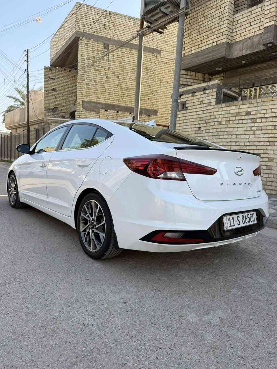 🚗 للبيع – إلنترا 2020 لمتدد (أعلى فئة
🔹 موديل 2020 – لون أبيض مميز
🔹 ماشية  37 الف  حقيقي قابل للفحص
🔹 رقم بغداد – الإنكليزي باسمي
🔹 استخدام شخصي مال بيت
🔹 سيارة نظيفة جداً ، كلشي بيها بلادي وكلهة ليبل واحد
🔹 محرك 2000 دوش
🔹  الكير أوتوماتيك 6 سرعة– نظام ECO
✨ فل مواصفات: لمتدد
✔️ تشغيل بصمة + دخول ذكي
✔️ فتحة سقف
✔️ جلد أصلي + تحكم كهربائي + تسخين مقاعد
✔️ شاشة كبيرة + Apple CarPlay + Android Auto
✔️ كامرة خلفية + حساسات أمامي وخلفي
✔️ مثبت سرعة
✔️ نقطة عمياء + تحذير مسار
✔️ نظام ثبات ESP + ABS
✔️ 6 إيرباغ
‏✔️ LED كامل + جنوط 17
📌 الحالة الفنية:
بنيد ربع معجون فقط الباقي كلير
الجاملغ اربع اصابع معجون باقي كلير
بدون دواخل
الشاصي والمكينة  وكير مكفولة 100٪
✔️ فحص متاح بأي مكان
✔️ سيارة جاهزة وما تحتاج ولا دينار صرف
ملاحضة : السيارة بيهة طخلة بل جنطة  على كد شبر موضحة بل صورة  ترجع بارد
صور الحادث مرفق المنشور
السعر: ( 146 ) مجال بصيط
📍 بغداد الزعفرانية
📞 ***********
