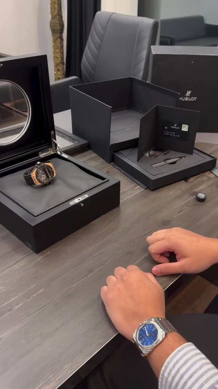 Hublot big bang 14 days Limited edition


**إذا كنت صاحب هذا الإعلان وتريد حذفه لأي سبب، رجاءا أرسل رسالة إلى الدعم الفني**