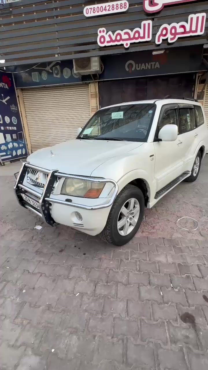 للبيع 🛑

النوع : ( متسوبيشي باجيرو حبتور خليجية العلامة الذهبية ) 

الموديل : ( 2006 )

اللون : ( أبيض لؤلؤي )

المواصفات : ( فتحة سقف ، مقاعد جلد ، تحكم كهربائي للمقاعد ، تبريد 3 قطع امامي خلفي ، نظام صوتي ممتاز ، مرايات شفط وتحكم بيهن كهربائي ، بالأضافة الى كروز مثبت سرعة ، لايت زينون ، كشافات ضباب ) 

الحالة : ( السيارة بحالة جيدة جداً ، استخدام شخصي ، والسونار يحكم أدامة كاملة من الأف للياء برغي نقص مابيها ولله الحمد ) 

معلومات أضافية : السيارة رقم سُليمانية رقم أنكليزي الجديد بأسمي تريد تحويل تريد وكالة 

الموقع : ( البصرة / الساعي مُقابيل حلويات الخاصكي )

السعر : ( ▪️ 𝟏𝟏𝟕 ▪️ ) وبي مجال للطيبين

للتواصل : ( *********** )📝
