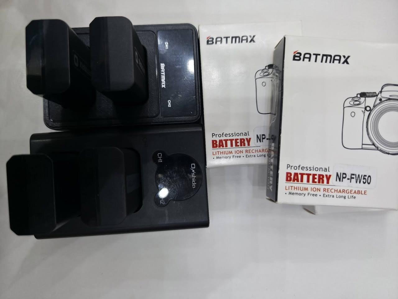 Sony RX 10 Iv
مع ٥ بطاريات 
ورام ٣٢ كيكا 
كاميرا تأتي بعدسة تصل حتى 25X 
تصوير 4K
الي ما يعرف ميزاتها وما يعرف قيمتها وما يشتري لا يراسل تجنّبا لمضيعة الوقت 
السعر مليون وثمان مئة سعر نهائي
1,800,000
*********** 

موقعي البصرة والتوصيل متاح لكن بضمانات أو عربون
