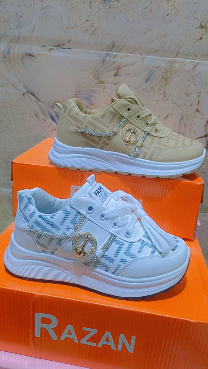 تنزيلات احذيه نسائيه و بناتيه 
جميع القياساتالقياسات و الوان 
ارخص الاسعار 
توصيل ناصريه  
للحجز وتساب ***********
بارخص الاسعار
