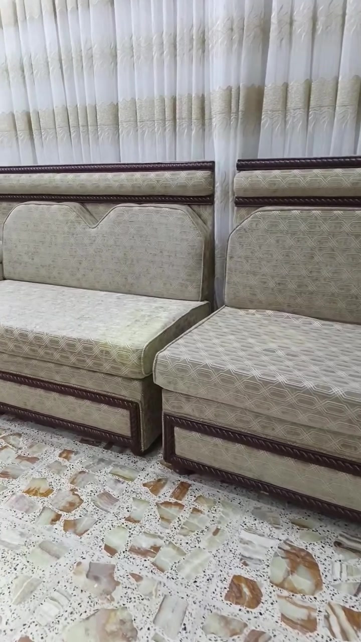 السلام عليكم ديوان خشب درجة اولى كويتي ٢٠ مقعد السعر 500
مكاني الحسينية مال راشدية 
***********
