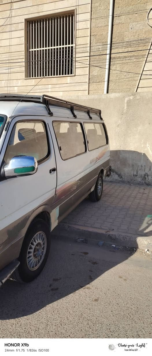 سلام عليكم فيتون الوان الفين ثمانيه رقم انكليزي سنويه. انتهاء ٢٠٣٠  شرط تحويل ثاني يوم بسمك سيارة نضيفه تخم تاير جديد كشره حلوه المكان بغداد العبيدي ***********
