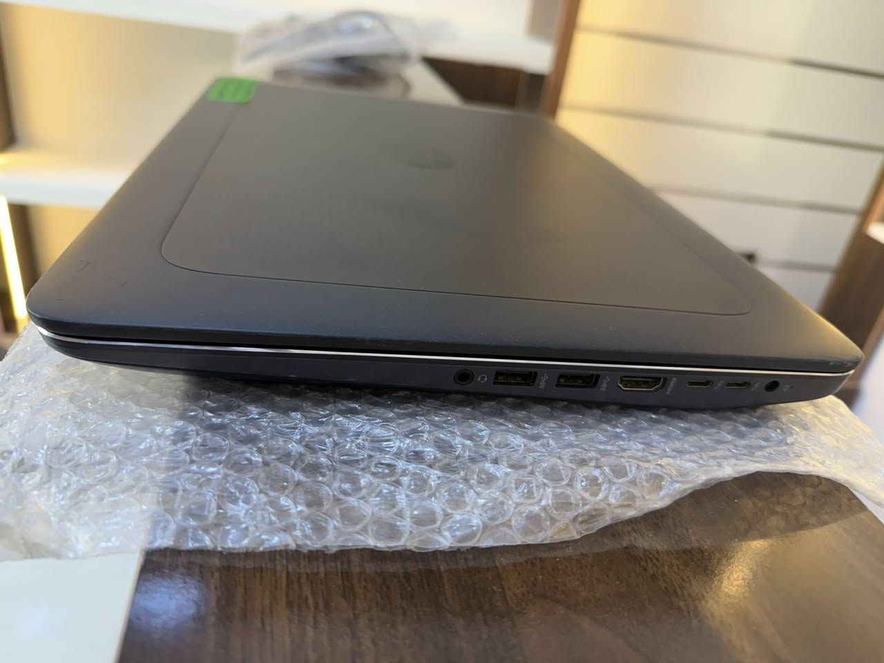 HP ZBook G3
مناسب للطلاب و اصحاب المكاتب يوفر امكانيات متكاملة يشغل برامج هندسية و العاب متوسطة
المعالج : i7-6820HQ 2.7GHz
الرامات : 16GB RAM
المساحة : 512GB SSD NVMe اسرع نوع تخزين
كارت الشاشة الخارجي : NVIDIA 2GB
كارت الشاشة الداخلي : انتل كرافيك 530 4GB
الشاشة : 15.6
كيبورد ضوئي، بصمة الإصبع، منافذ ثندر ...الخ
القطعة الاخيرة ب 300 الف بس


**إذا كنت صاحب هذا الإعلان وتريد حذفه لأي سبب، رجاءا أرسل رسالة إلى الدعم الفني**