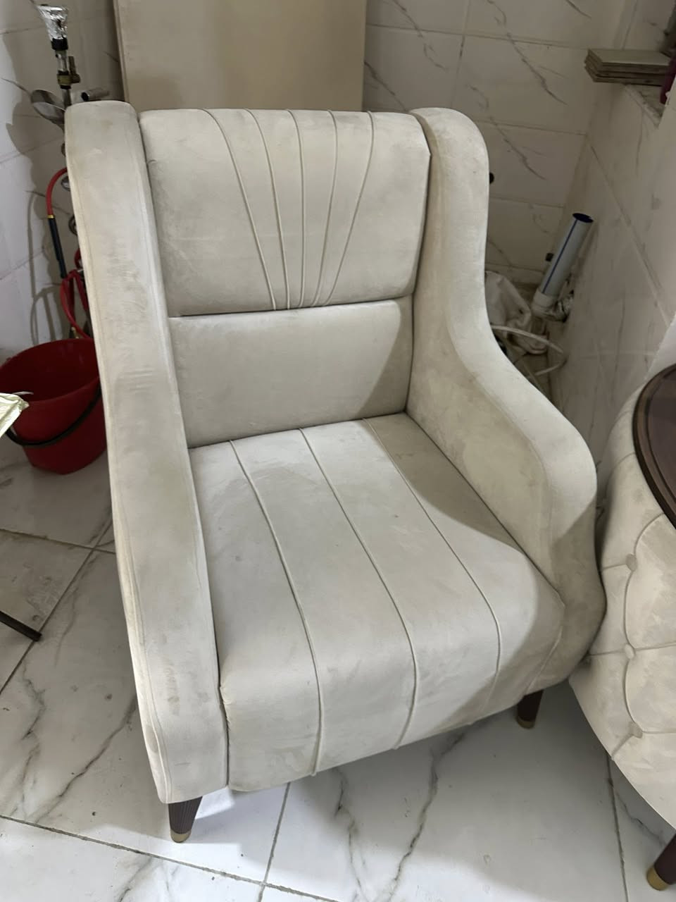 سلام عليكم
عندي تخم وجرباية للبيع
التخم متكون من ٨ مقاعد
قنفتين كبار 
كرسي عدد ٢ صغار
والجرباية هي والكومدي مالتهة 
للبيع سعر التخم ٥٠٠ الف وبي مجال شي بسيط 
نظيف وما علي اي ملاحظات
والجرباية كذلك 
سعرها ١٥٠ الف 
مكانهن بغداد
وتحياتي للجميع


**إذا كنت صاحب هذا الإعلان وتريد حذفه لأي سبب، رجاءا أرسل رسالة إلى الدعم الفني**