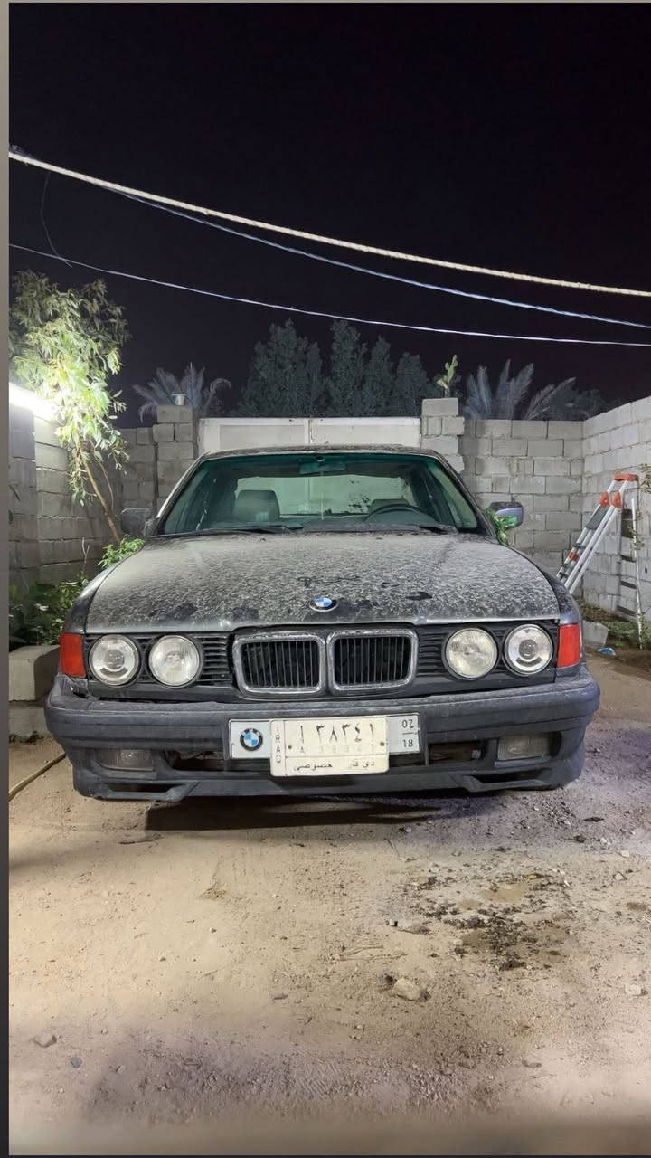 سلام عليكم بي ام  موديل 91سياره كامله رقمها ذي قار مشروع وطني سنويه منتهيه راعيها يمي شوكت ما تردين يحول 
السعر 35وبيها مجال مكاني بصره ام قصر ***********
