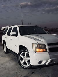 تاهو ابتر Lt مديل 9 مكفوله من الكصه والحادث السعر 75 وبيها مجال السيار...