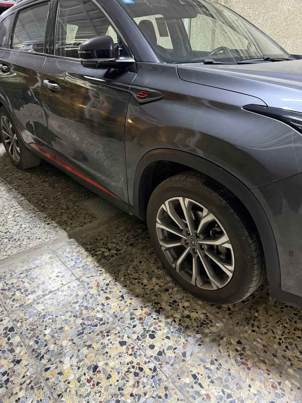 شانجان cs75 موديل ٢٢ فوووول مواصفات ماشيه ١٤٧ الف جاهزه وضمان سنه كير ومحرك ٢٠٠٠ تيربو بانزين عادي بالقسط مقدمه ١١ مليون وكل شهر ٦٠٠ الف سعر الكلي 29 مليون ***********
