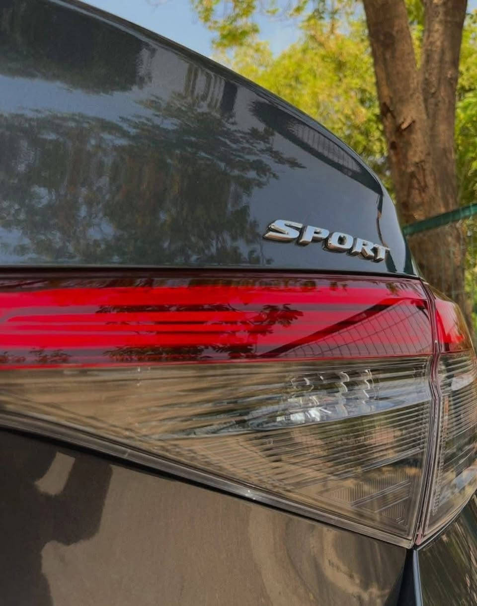 HONDA CIVIC SPORT
الموديل :2024
المحرك :2000 تنفس طبيعي
الارقام:اربيل باسمي
تحويل و غرامة شرط 
العداد: 35 الف 
الموصفات🔻
بصمه تشغيل -بصمه ابواب-تشغيل عن بعد-كاميرا خلفيه-تحديد مسار-مانع اصطدام-شفتات ستيرن-مود درايف nomrmal,sport,eco-اوتو ستوب-اوتو هولد-لد امامي وخلفي-لايت زنون-رادار امامي -مثبت سرعة-عداد دجتل-ويل كب رياضي  
الحادث مع السونار شامل فحص السياره عام🔻
(بنيد وجاملغ صبغ فقط ايرباك استيرن طاك راجع سستم )


**إذا كنت صاحب هذا الإعلان وتريد حذفه لأي سبب، رجاءا أرسل رسالة إلى الدعم الفني**