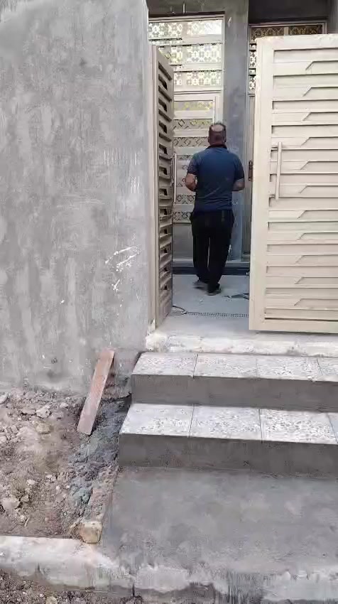 بيت للبيع ١٠٠ متر شارع أبو علي
فرع السوك مال ابو علي الفرع الي  قبل حسينية الزهراء
السعر ٨٥ اتصال
***********
