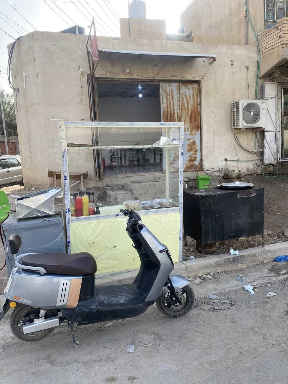 اعيد النشر بسبب الوعود الكاذبه مطعم مؤجر للبيع قريب ع مستشفى القرنه يم مدارس النهيرات بي غراض كامل من كلشي رزق خير من الله بي ماي وكهرباء ماناقصه شي للتواصل والاستفسار خاص او واتساب***********
