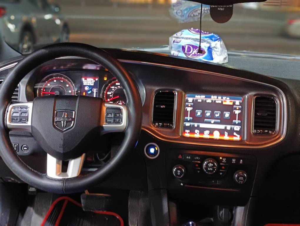 جارجر 2013 امريكي صبغ حزام جمالية 
بغداد محرك 3600 فول 
بصمه فتحه تحكمات كراسي كشنات كهربائيات وسونار كدامك كامله مكمله السعر 125$ وبيه مجال قليل 
مكاني الزعفرانية *********** تحويل ثاني يوم بغداد, العراق
