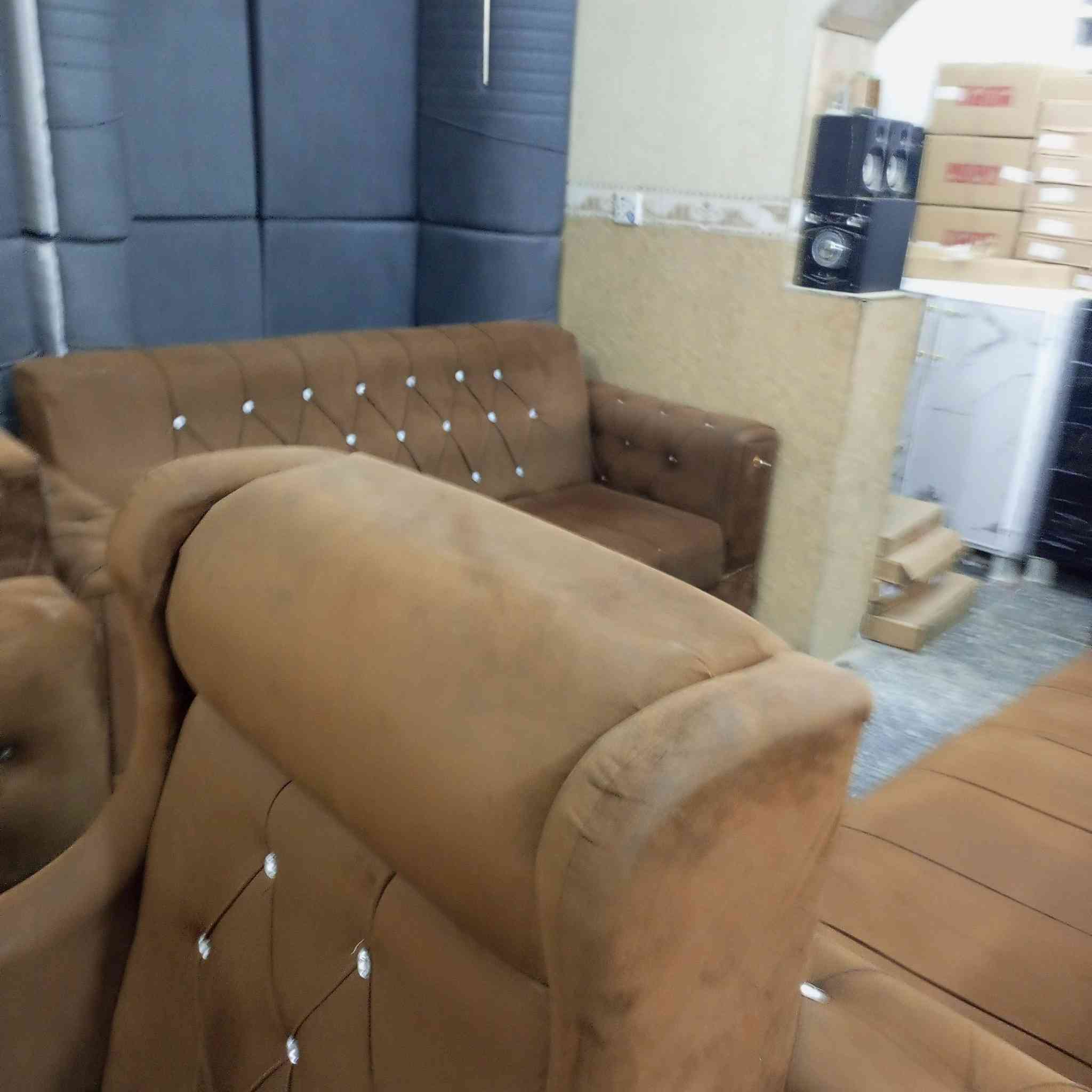 تخم مستعمل نظيف السعر ١٥٠ ألف بابل الحمزه الغربي حي الدولار قرب عماره دكتور ناجي أتصال ***********
