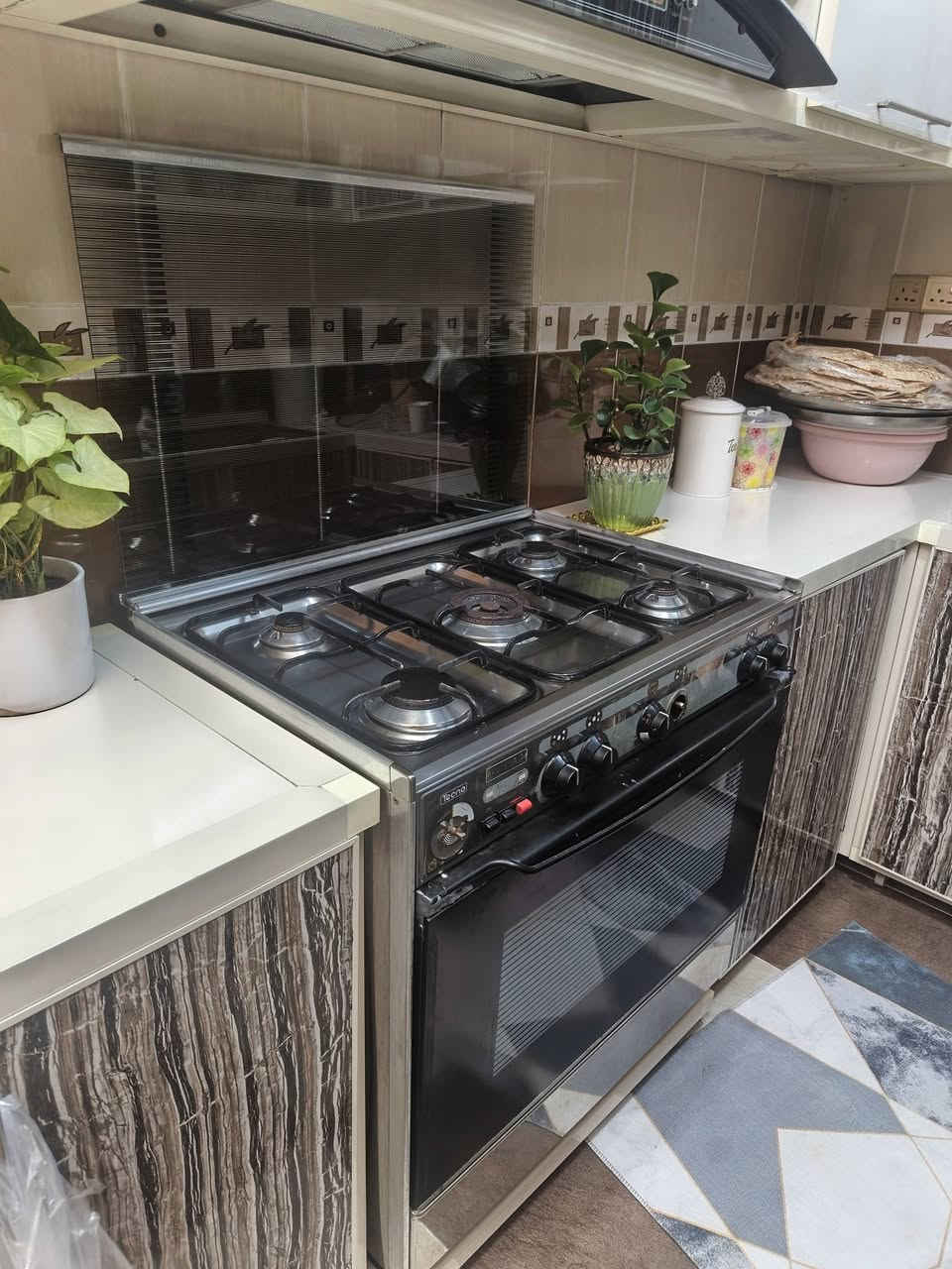تەباخ بۆ فرۆشتن
سعری 250و مجال 
 9115 135  0770


**إذا كنت صاحب هذا الإعلان وتريد حذفه لأي سبب، رجاءا أرسل رسالة إلى الدعم الفني**