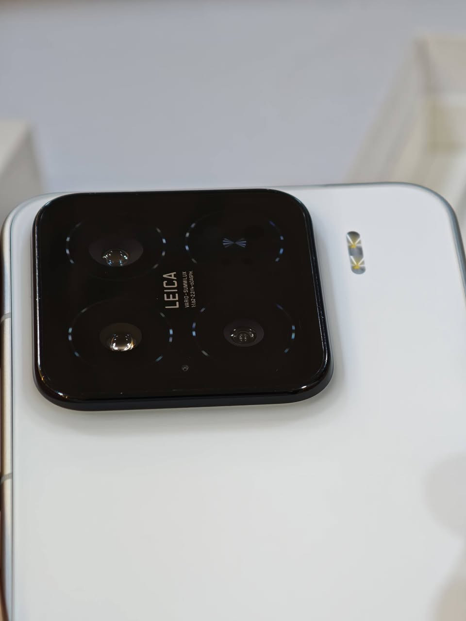 ياالله سلام عليكم 
متاح شاومي 15 
ذاكرة 512/12 
جديد شخط ما بي
ببجي 120 فريم
السعر 740 الف
***********
مكاني كركوك توصيل جميع المحافظات موجود
