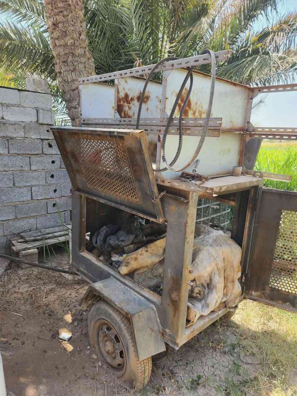 السلام عليكم عربانة للبيع فارغة بدون محرك تحتاج صبغ وتايرات سعرها ٣٥٠ وبيها مجال للتواصل على الرقم *********** حيدر ابو منتظر والعنوان بغداد ابي غريب
