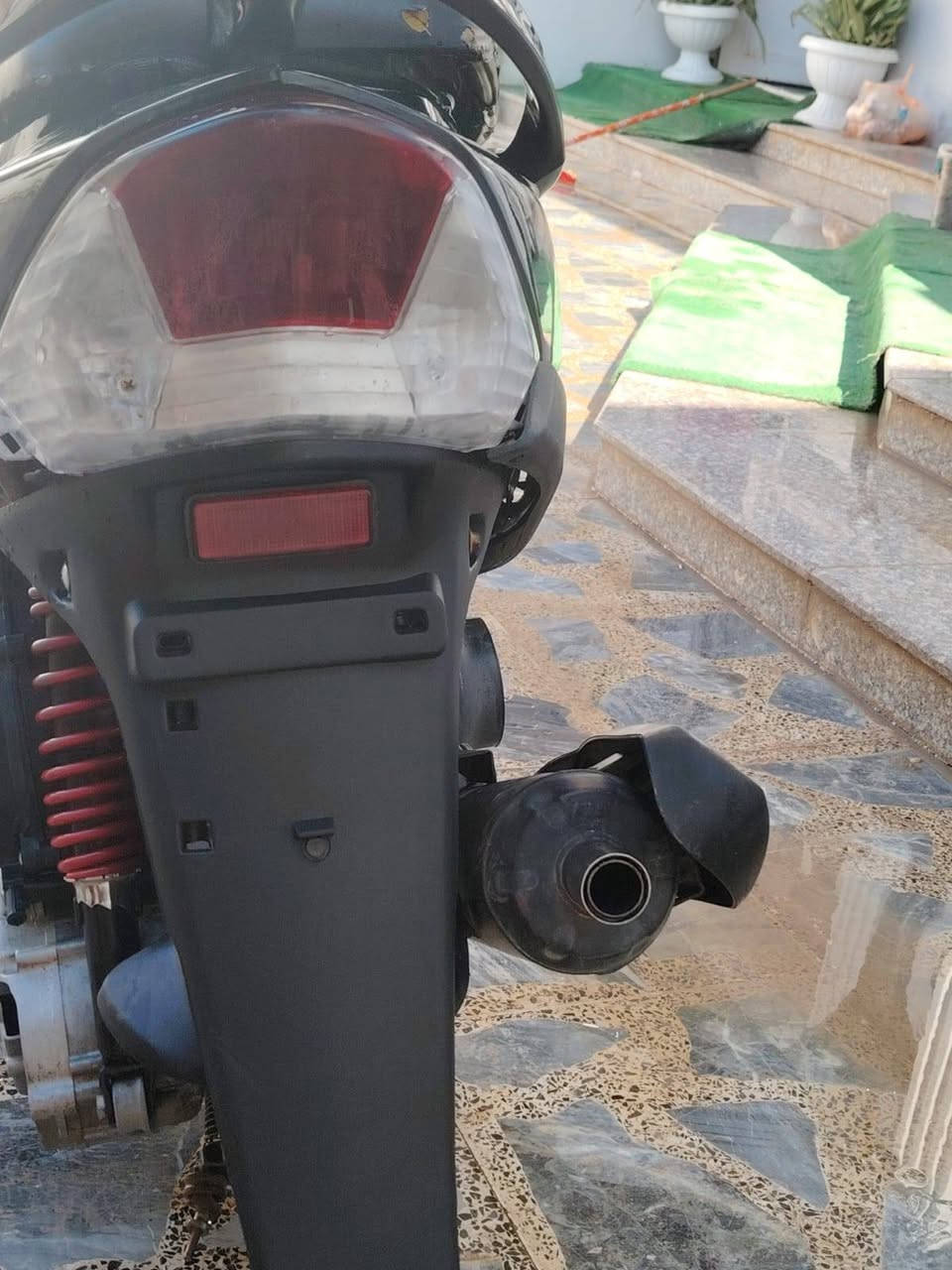 دراجة البيع كامله بدون نوقص سعر خاص *********** وتساب فقط
