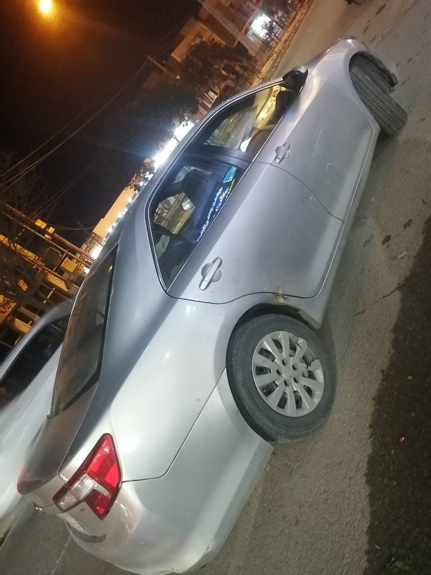 کامیری 2013 تەکسی دوبەی پاکانەی بۆ کراوە لە مروری سوران سەقف و حیزام نرخی 78 مە کینەی نە کراوە تە وە بەلام رنگی زە عیف بونە سەیاریەکیخۆش و نەرم بو پەیوندی تێل بو ژمارە *********** أربيل, العراق
