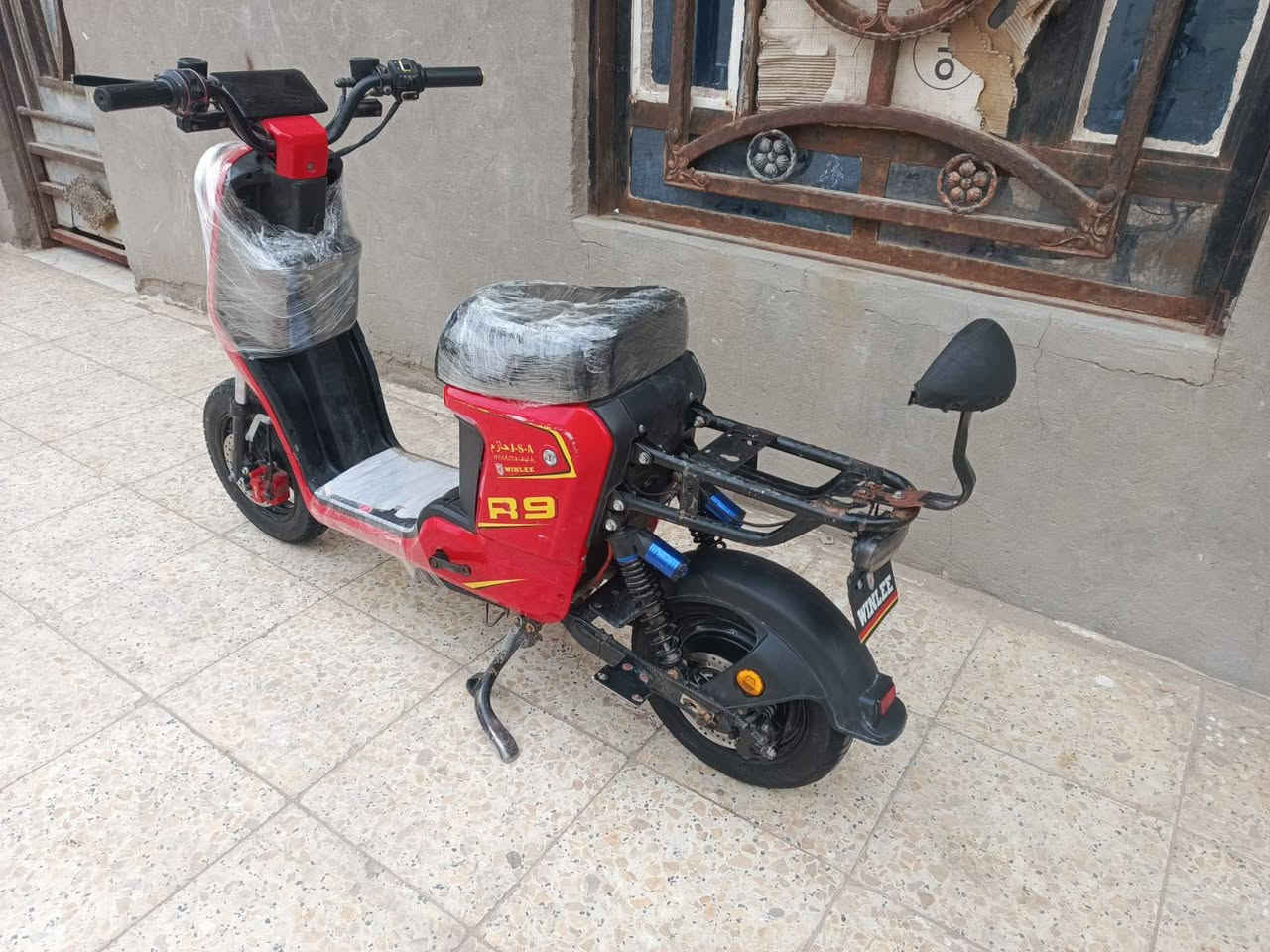 سلام عليكم دراجه شحن للبيع نضيفه مديل 25 بطارياته جديده بطاريات 32 امبير جدد شرط الفحص    الدراجه كله شغاله السعر 325مكاني بصره الطويسه قرب فلكت العروسه
