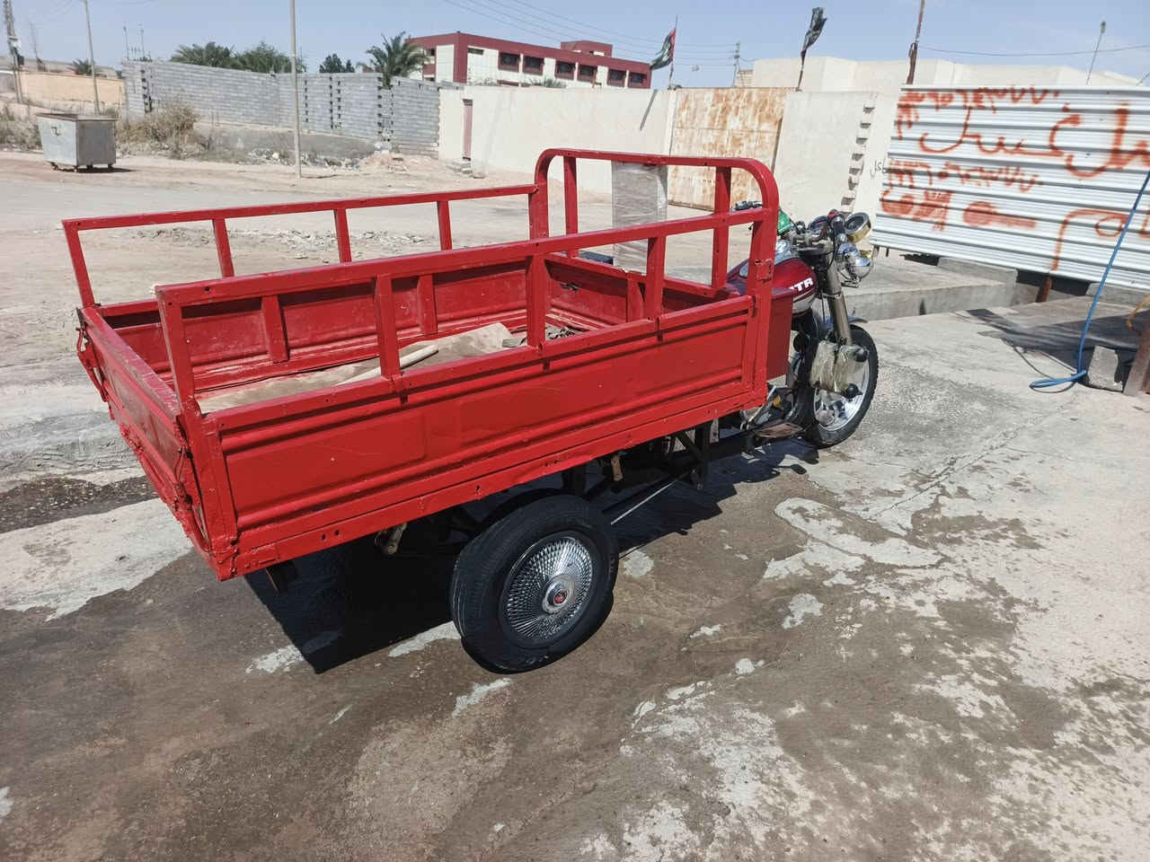 السلام عليكم ستوته للبيع موديل 14 اوراق ستوته نظيفه بس ماكينتها بيها بخار مكاني بصره دير***********
