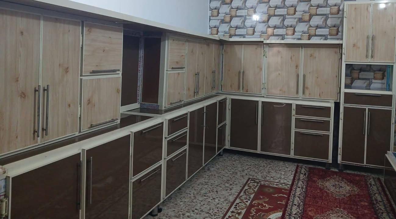كاونتر المنيوم الثكيل 19 متراحطاطه نضافه 95% السنك فقط مرمر شراي اتفضل خاص أو اتصل علىالرقم *********** يوجد توصيل محافظات
