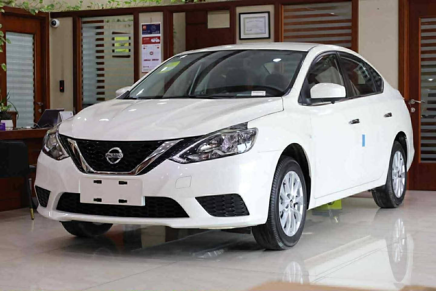 نيسان سنترا موديل 2025 خليجي صفر كيلومتر مكفولة من الشركة 3 سنوات فول مواصفات
السيارة نظيفة جداً بدون أي ملاحظات
مرقّمة، الإجازة عمرها شهرين

💎 ســعــر ✅ ::  الــرد تلقائي📮

المواصفات:
• بصمة تشغيل
• تشغيل عن بُعد
• كوشن كهرباء أمامي وخلفي
• شاشة مع كاميرا خلفية
• تحكم من المقود
• مرايا كهرباء مع إشارة
• 4 نوافذ كهرباء
• تبريد مركزي
• حساسات خلفية
• جنوط ألمنيوم

رقم صاحب السيارة 
***********
