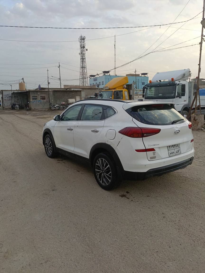 للبيع توسان 2020 خليجي رقم سليمانيه تحويل مباشر سياره بيها جفيه خفيفه السعر 128 وبيها مجال بسيط مكاني بغداد ***********
