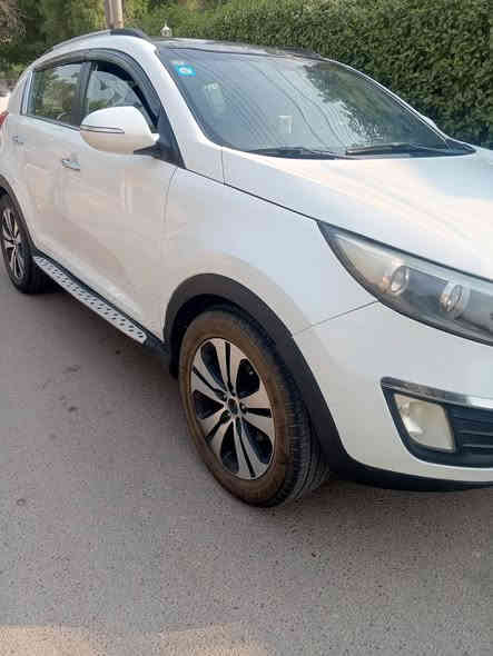 سلام عليكم
كيا سبورتج 2011 خليجي
فول مواصفات 
محرك 2400 دوش
كير محرك كفاله
بانوراما
اشاير مري
مري شفط
كامري + حساس+ شاشه
كرسي كهرباء
داخل لونين
ويل كب5 
تبريد بيانوا
رقم بغداد انكليزي بسمي
هزه وسنويه جديد
مكان بغداد 
حي الجهاد
***********
