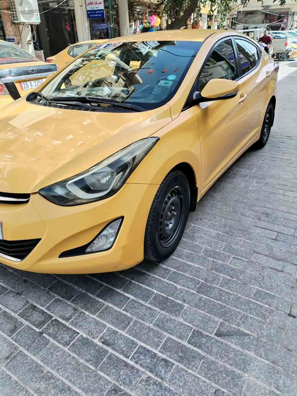 الانتره مديل ١٥ السياره مكفوله كفاله عامه حداديه وتبريد ومكينه وكير كله شرط وجاهزه من كلشي السياره جديده كفاله عامه شرط وين ماعجبك افحص رقم جديد سنويه جديد مداور ثاني يوم مشروع وطني سعره ١٣٠ وبيها مجال قليل شركة القلم السياره بسمنه السياره انه مكلف بل نشر رقم مو جود وتصل ***********
