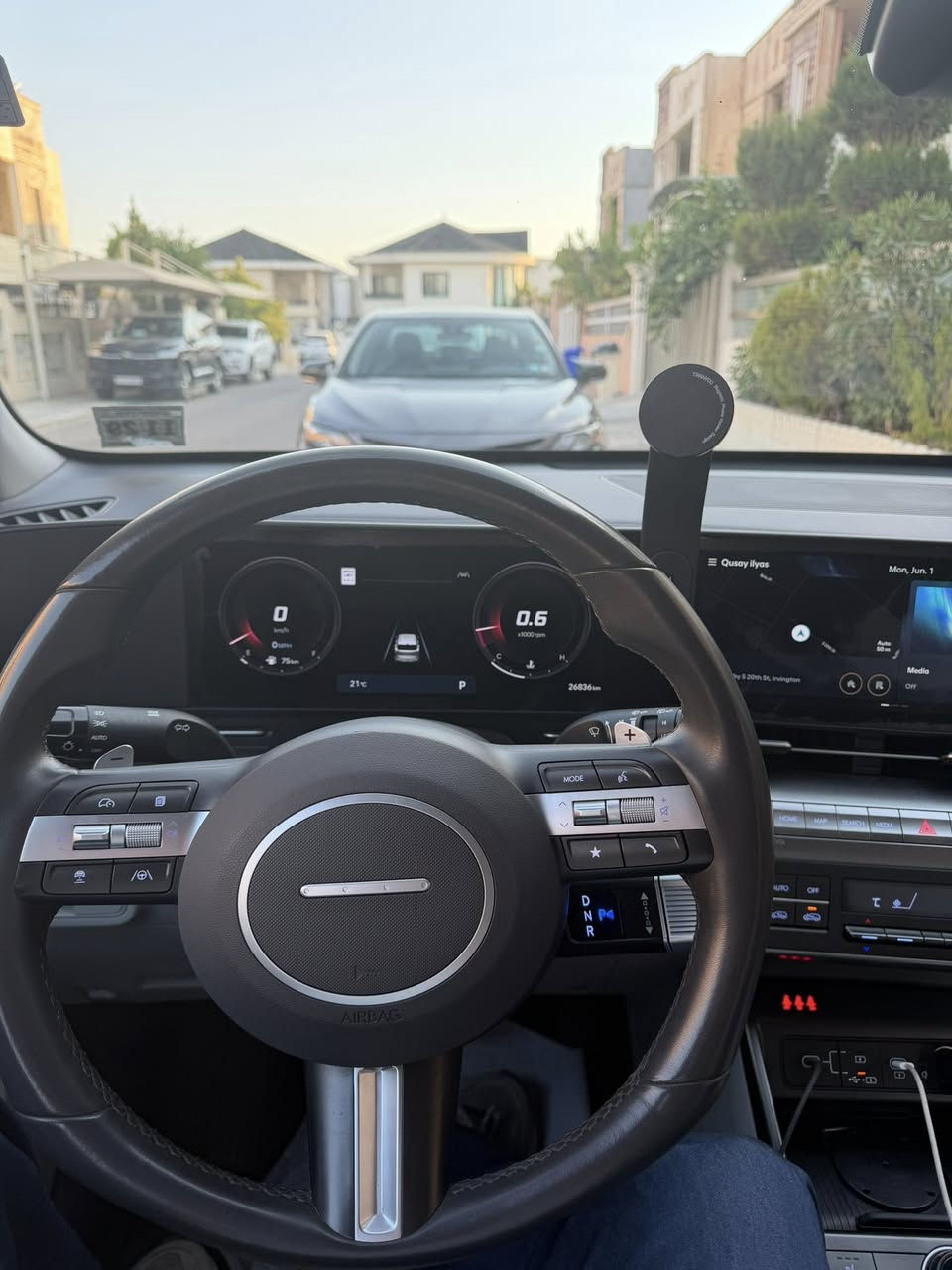 هونداي كونا موديل 2025، سيارة نظيفة جداً وحالة الوكالة، استخدام شخصي وخفيف.
✅ فول مواصفات عدا فتحة السقف
✅ شاشتين كبار عدادات ومعلومات
✅ Apple CarPlay و Android Auto
✅ كاميرات وحساسات
✅ مثبت سرعة ذكي وأنظمة أمان متطورة
✅ المحافظة على المسار والتنبيه من الاصطدام
✅ تشغيل بصمة ودخول ذكي
✅ مقاعد مريحة وتجهيزات حديثة
✅ محرك اقتصادي وقوي بنفس الوقت ( محرك دوش المرغوب ) 
✅ بدون أي مشاكل أو ملاحظات

السيارة جاهزة للفحص بأي مكان 
وحادثها موضح بالصورة جدا بسيط التاير من جهة السايق 
للاستفسار الاتصال على الرقم التالي

***********
