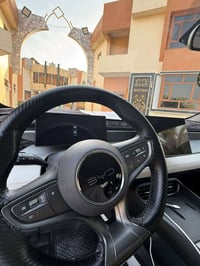 للبيع سيل 5 ٢٠٢٥ رقم بغداد باسمي داخل ابيض كفاله عامه ماشيه 9800 الكلي...