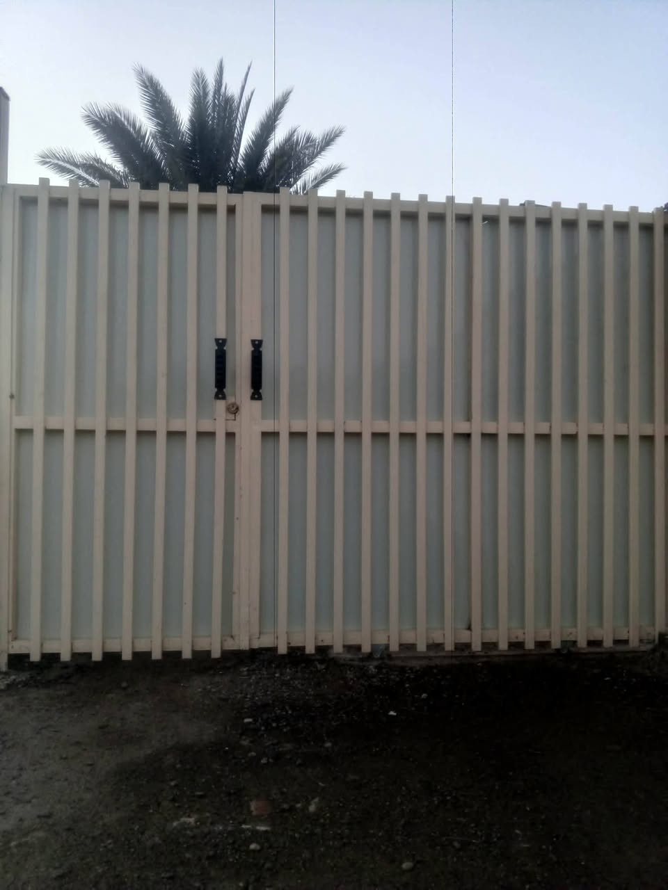 السلام عليكم باب سلايت ارتفاع 190 عرض3متر مكان المحموديه السعر 180غير متواجد على اصفحه رقم 
***********واتساب
