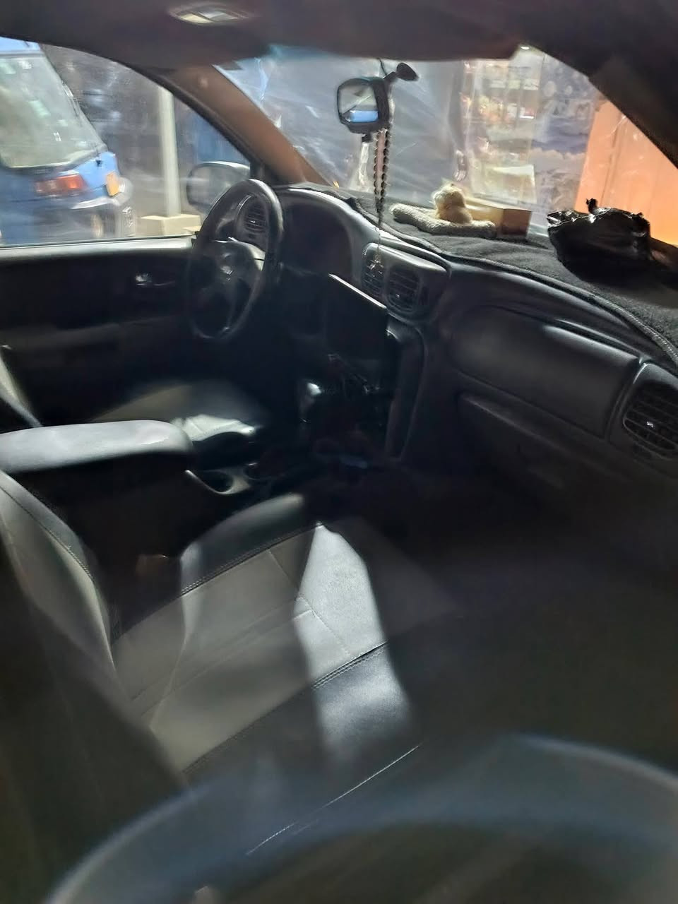 سلام عليكم البيع بلايزرموديل ٢٠٠٧مصبوغه حزام الجماليه فقط اصوله كامله بسمي رقم انكليزي بغدادمكينه كير مكفوله كهربائية كله شغل خير من الله دوشمه جديده السياره احله من الصوره العنوان بغداد الغزاليه شارع المشجر السعر٧٥وبيه مجال وترهم مراوس حسب القناعه اتصال ‏‪***********‬‏
