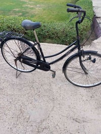 بايسكل للبيع نضافتة 100/85 صار ثلاث اشهر من نزلتة حاوية موديل 16 مختوم...