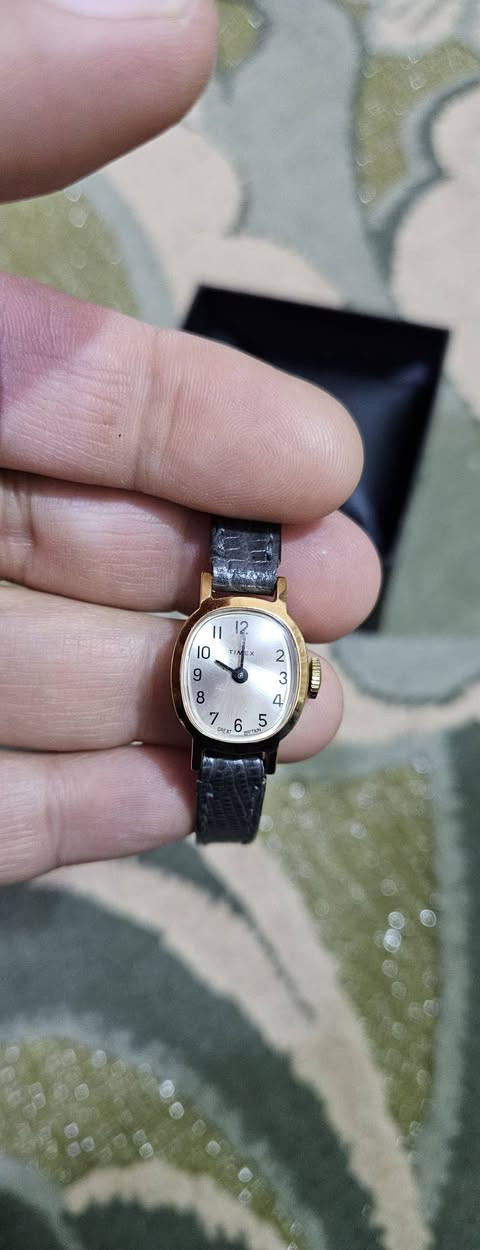 ساعة تايمكس نسائي نصب تكويك  ميلين طلاء ذهب  جديدة
سعر 50 الف مع التوصيل
للاستفسار متواجد خاص


**إذا كنت صاحب هذا الإعلان وتريد حذفه لأي سبب، رجاءا أرسل رسالة إلى الدعم الفني**