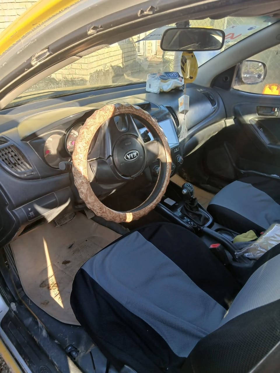 سيراتو ٢٠١٢ مكينه جديده حاويه ضررها الجاملغ الايسر مبدل فقط صبغ عام  السياره للاستفسار اكثر *********** السعر ٨٤ وبيها مجال
