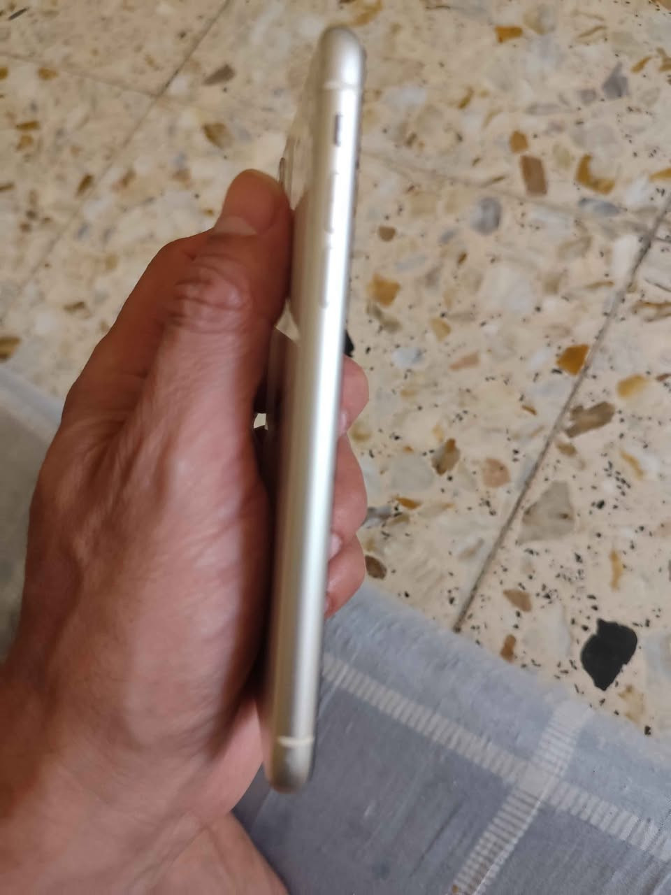 11 ذاكرة 128 بطارية 100% كله شغال فقط ظهر بي فطر والسماعه الجوة مال نغمات الفوك شغاله الباقي كله شغال ومكفول فيس ايدي شغال كامرات اتصال نت شحن كلش زين للبيع ب150 الف مكاني بغداد ماعندي توصيل بغداد, العراق


**إذا كنت صاحب هذا الإعلان وتريد حذفه لأي سبب، رجاءا أرسل رسالة إلى الدعم الفني**